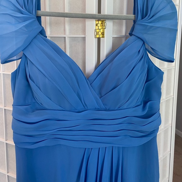 Evening Collective Bridesmaid Dress- Isla in Cirrus Blue - Picture 4 of 7